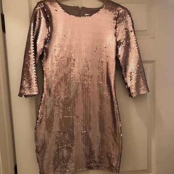 BB Dakota Dresses & Skirts - BB Dakota sequence dress